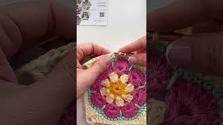 Crochet lovers, unite!  I've got a new floral granny square video that'll add that special touch t