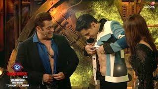 ️ Sidharth malhotra and salman khan shows abs in big boss season 16.#sidharthmalhotra #salmankhan