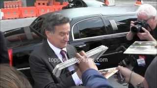 Robin Williams - Signing Autographs at the CBS Upfront Party in NYC