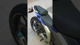 FZ25 Fazer 250 com escapamento esportivo