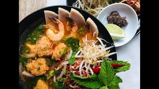 How to cook Bun Rieu (Vietnamese Crab Noodle Soup)