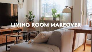 Cozy Living Room Makeover | diy rental-friendly board and batten