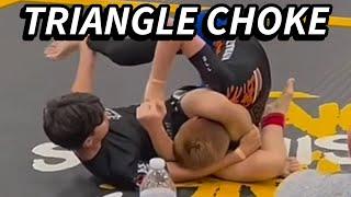 TRIANGLE CHOKE ! KIDS FIGHTING #fightingkids #fight #fighting #train #training #gold #submission