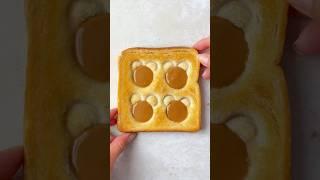 Teddy toast made with a bottle top?!