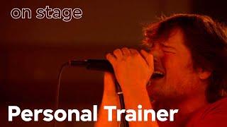 Personal Trainer - Testing the Alarm | VPRO ON STAGE