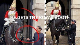 Rude Man Get’s The Royal Boot. Public Cheers Make The King’s Guard Laugh