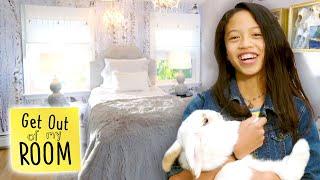 Sister Gets Winter Wonderland Room Makeover  | Get Out Of My Room | Universal Kids