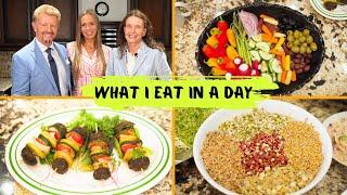 What BRIAN CLEMENT Eats In a Day (50 YEARS RAW VEGAN & NO FRUIT!)