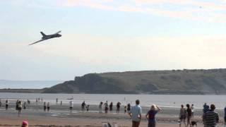 Vulcan Bomber stuns beach-goers with a low fly by.