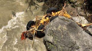 Alluvione in Piemonte: l'onda di piena trascina un escavatore a Ceppo Morelli