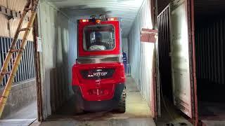 Cabin Forklift 3 Ton Electric Battery Forklift Fork Lifter loading into container