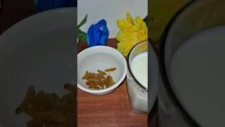 Boost Your Fitness with Soaked Raisins andMilk! #ayurevda #health #ayurvedic #tips