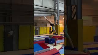 Переворот! #спортивнаягимнастика #СанСаныч #ОпорныйПрыжок #bizonteam