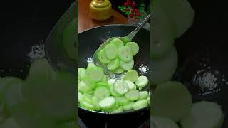 The simplest and most delicious way to cook loofah.  #recipe #cooking #food