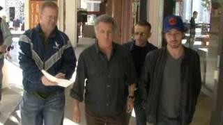 FULL VIDEO: Dustin Hoffman dodges paparazzi.