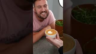 Teaching a noob how to pour latte art #goldenbrowncoffee #coffee #barista #latteart #coffeeart