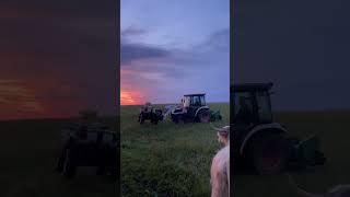 4 wheel breaks down,tractor to the rescue #summershadefarms #kentucky #homestead #farmlife #tractor