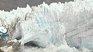 Argentina's Perito Moreno glacier collapses