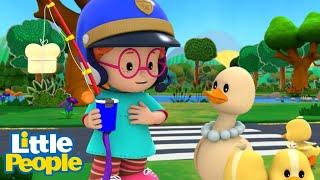 Fisher Price Little People | Over Here Momma Duck, Crossing Is This Way | New Episodes | Kids Movie