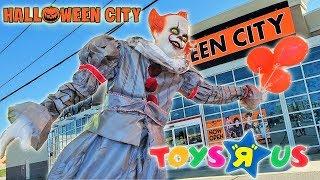 PENNYWISE GALORE! HALLOWEEN CITY inside ABANDONED TOYS R US - Parma Ohio