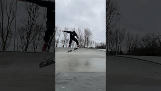 Basic tricks for a rainy day #ollie #kickflip #heelflip #popshuvit #skate #skateboarding #slowmotion