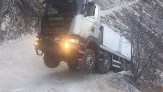 Scania 8x8 alle cave di Carrara