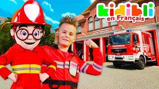 Les enfants jouent aux pompiers | Les enfants font semblant de jouer !  Kidibli