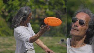 Der Frisbee Spieler vom Görlitzer Park