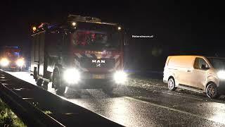 Bestelbusje over de kop op A28 Beilen