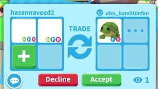 YAY I GOT A TURTLE FOR MY 2 NEON LEGS WHICH 2 NEON LEGS DOD I TRADED FOR A TURTLE? & MORE TRADES