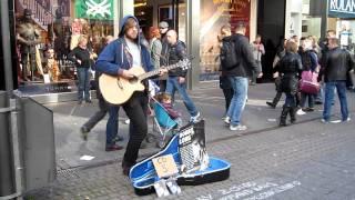 Bobby Long - Big River (Johnny Cash Cover) at Schildergasse in Köln