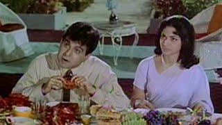 Waheeda Rehman meets Dilip Kumar | Movie Scene | Ram Aur Shyam