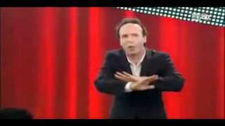 ROBERTO BENIGNI - SANREMO 2011 - PRIMA PARTE