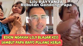 BIKIN NGAKAK BABY LILY BELAJAR SALIM SAMBUT PAPA RAFFI MAMA GIGI PULANG KERJA