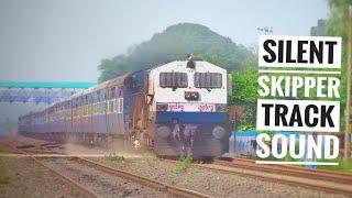 12501/ Guwahati - New Delhi Poorvottar Sampark Kranti Exp With SGUJ WDP 4 Rushes Towards KIR