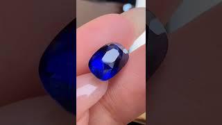 斯里兰卡无烧皇家蓝裸石4ct 颜色纯正 色泽浓郁饱满 ｜#蓝宝石 #sapphire #jewelry  全球直邮 欢迎咨询