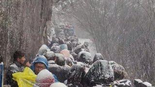 China city lost in frozen ice age! Snowstorm continues to strikes Shaanxi