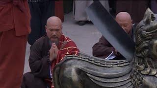 方丈被押上斷頭台，和尚怒施少林神功劫法場！️ 抗日 | kungfu | Action