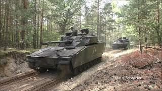 Konvoi Boxer, Fennek, Bushmaster, CV 90 und Leopard 2