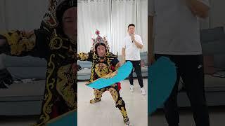 三年练变脸，十年练回脸，我们的川剧变脸兴趣班，传承班也正式招生了！#王永志 #传统文化 #川剧变脸 #川剧变脸教学 抖音小助手
