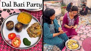 छत में मिलकर बनाई दाल बाटी और मजे से खाई | Dal Bati Party | Terrace Party | Family get together