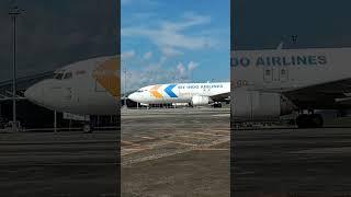My indo airlines parkir mulus di depan hanggar