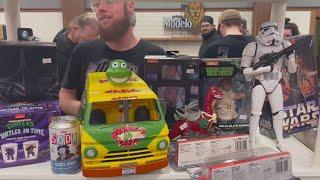 Halloween Toy Show! Over 100 Tables Of Comic Books Trading Cards New And Vintage Toys! #walkthrough