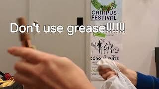 Don't use grease for the neck of the saxophone!