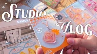 Studio Vlog  art merch, artist alley, zines, art school