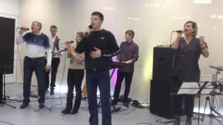 Влад ведет прославление 2017