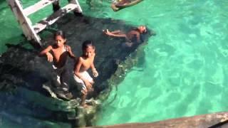 Video: Happy-happy kids of Mabul Island (HD Version)