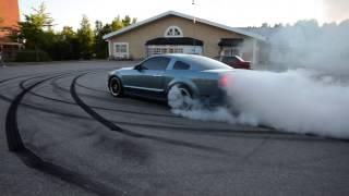 Superretards vs. BMW M5, Mustang GT, Volvo 240 Turbo, Ferrari 360 [Superretards 2013 Drift]