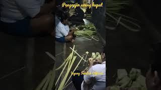 pengrajin urung ketupat kebanjiran orderan buat lebaran