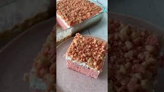 STRAWBERRY CRUNCH TRES LECHES CAKE #shorts